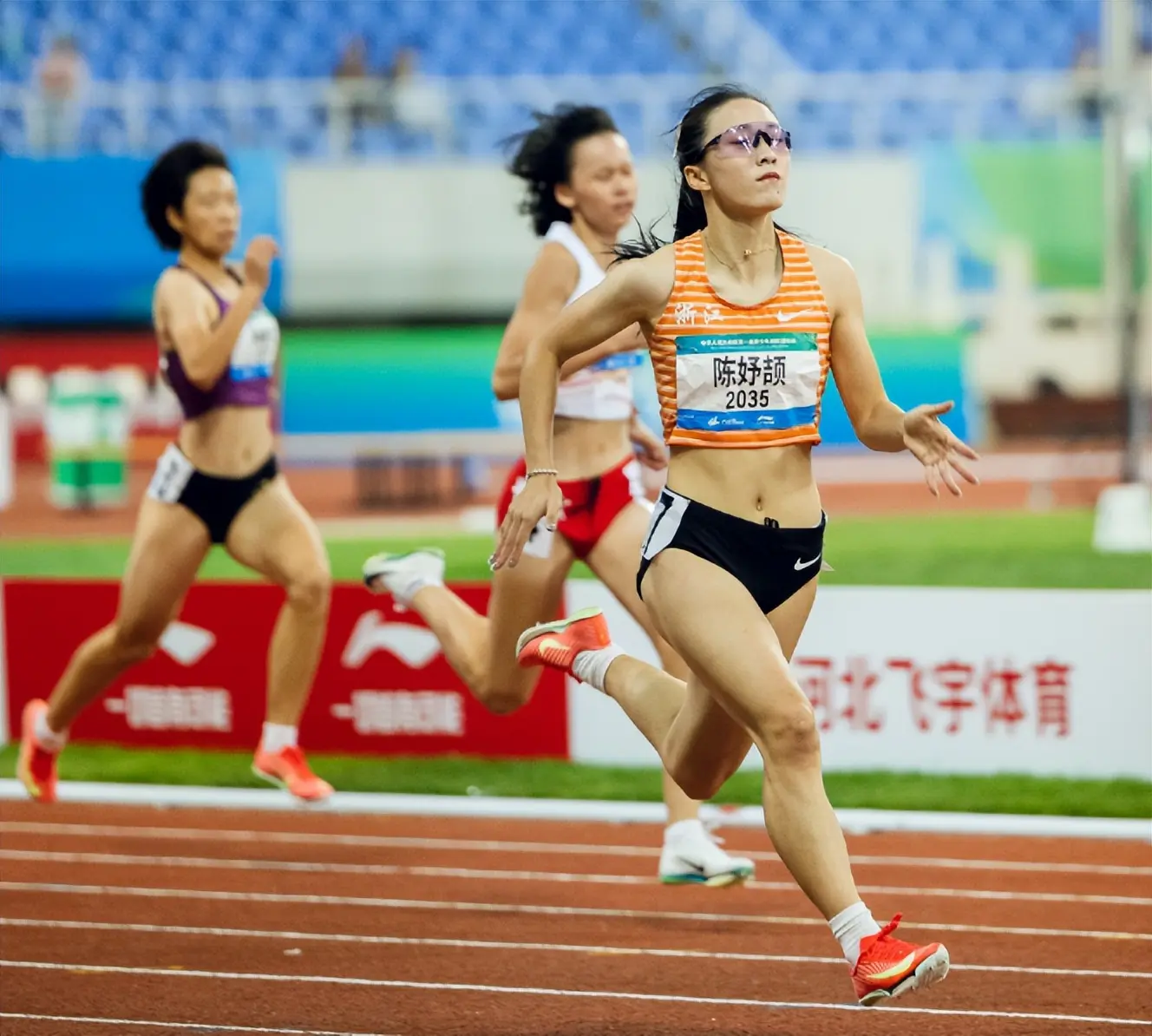 伍登, 李玉婷小组