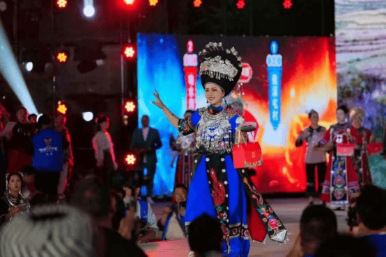 会与松桃总, 东的鸡蛋已